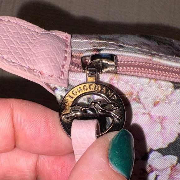Longchamp Floral print Le pliage
Large Pink tote in EUC no callouts - Picture 7 of 10